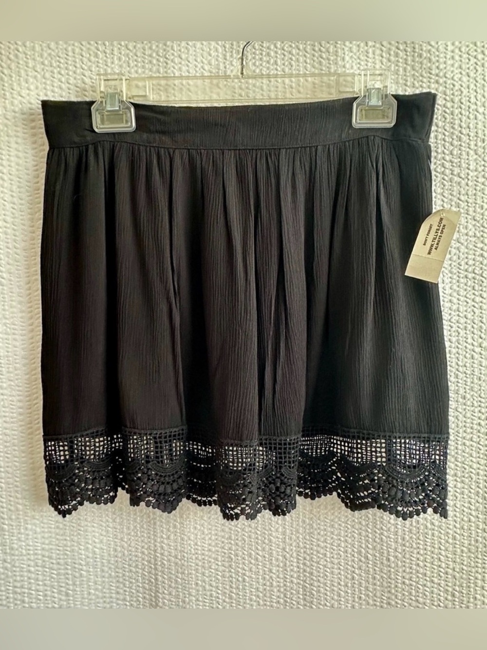 Full Tilt Black Lace Trim Mini Skirt Women’s Large NWT Flowy Rayon Boho